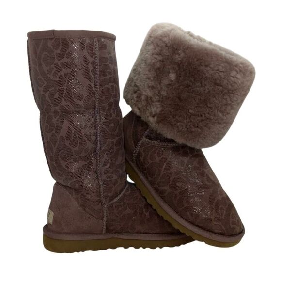 UGG Australia Vintage Women's Pre-owned Purple Sheepskin Boots - sz. 6  RARE!! - Picture 1 of 6